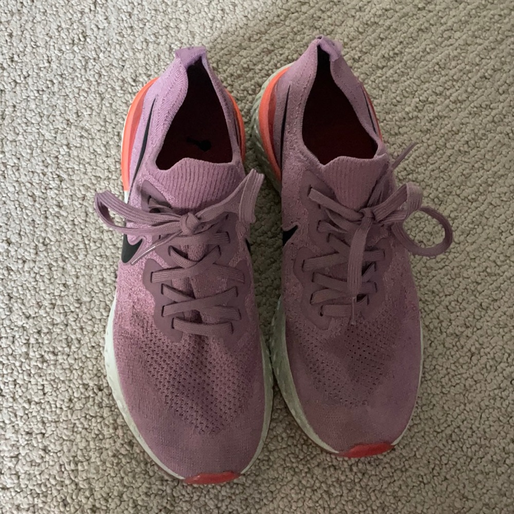 size 10 women’s nikes